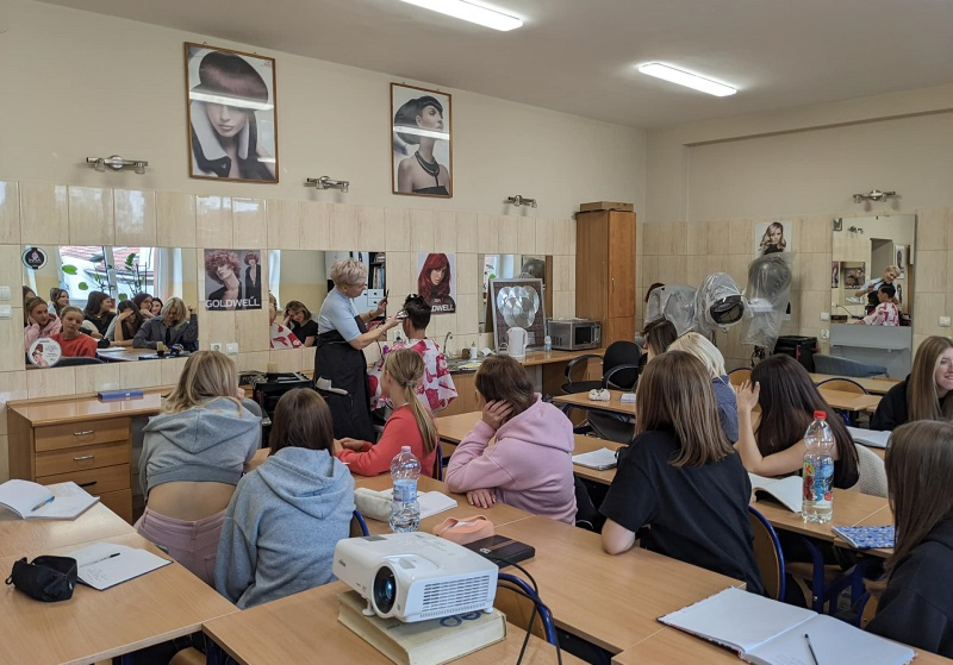 Lekcja „At the hair salon”