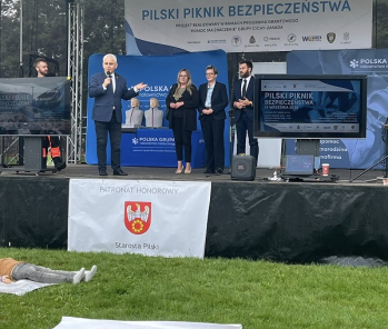 Uczniowie na Pilskim Pikniku Bezpieczeństwa – lekcja życia i ratowania